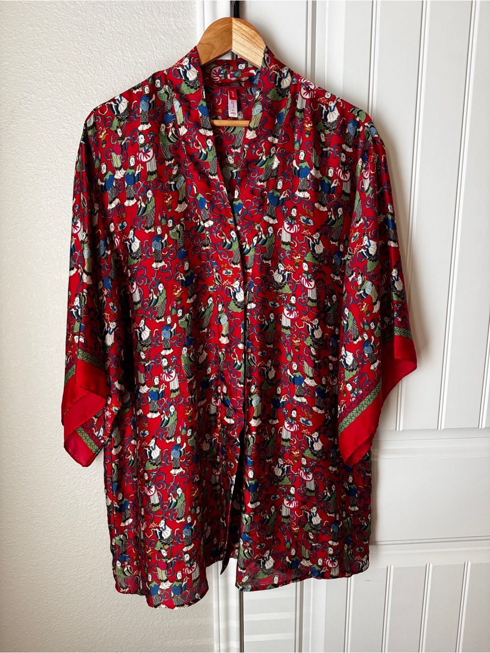 Josie Natori Red kimono top womens medium Japanese print snap Button Front